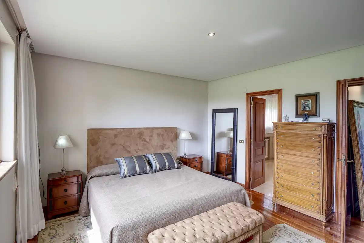 Dormitori de Casa o xalet en venda en Sada (A Coruña) amb Calefacció, Jardí privat i Parquet