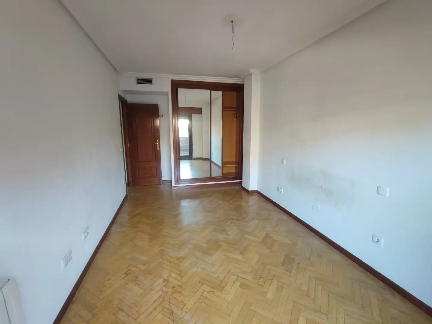 Habitación de Piso en venta en Madrid con Calefacción, Terraza y Horno