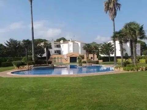 Piscina de Casa adosada en venda en Pals amb Aire condicionat, Calefacció i Jardí privat