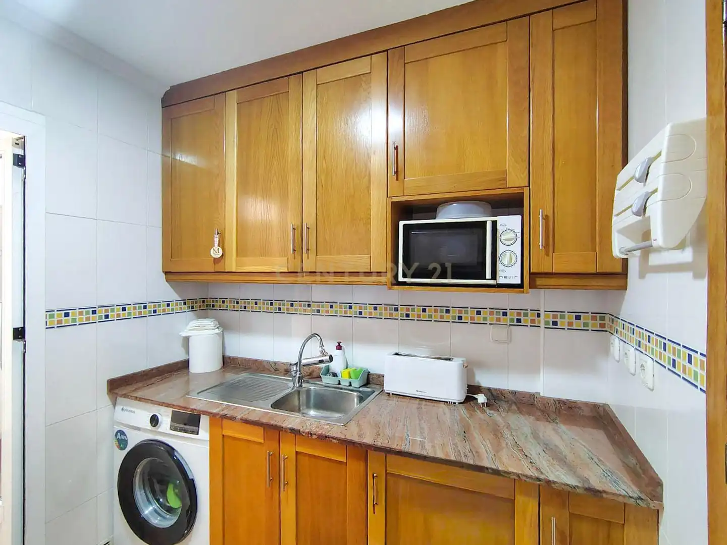 Kitchen of Apartments for rent in Elche / Elx  with Air Conditioner, Oven and Washing machine
