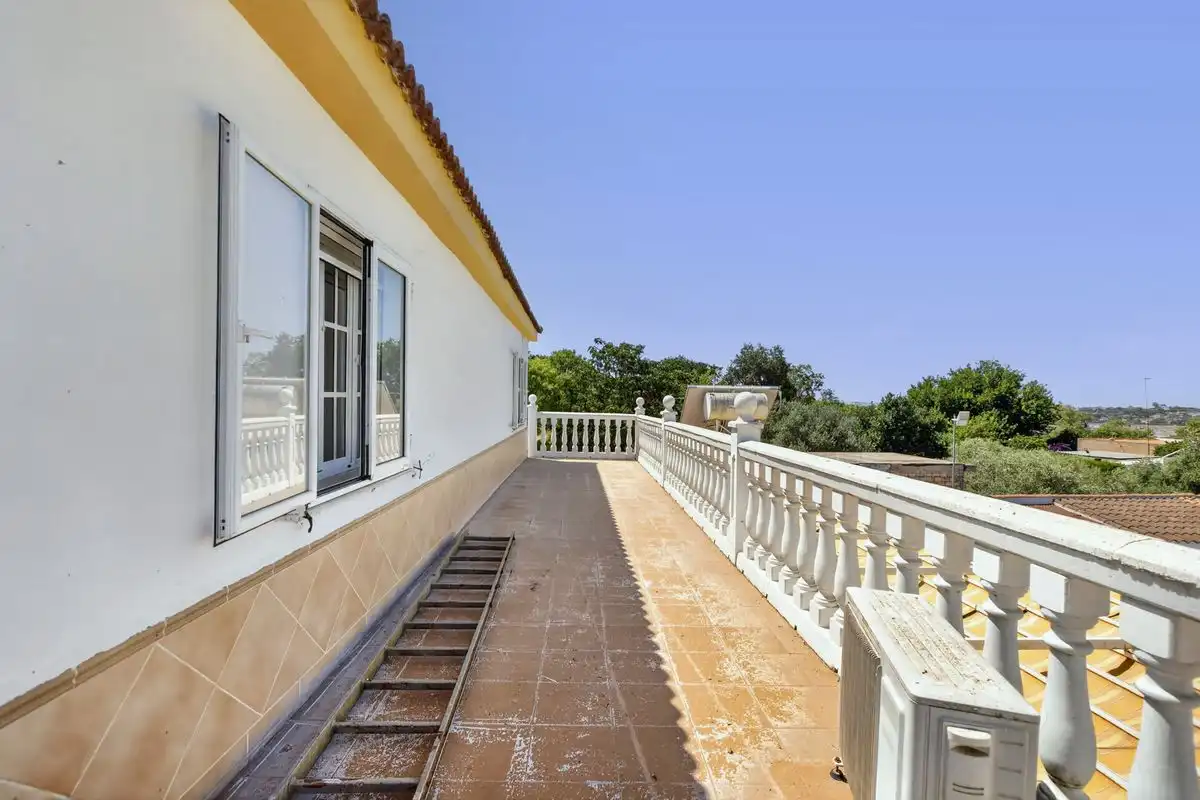 Terrassa de Casa o xalet en venda en Carmona amb Aire condicionat, Calefacció i Jardí privat