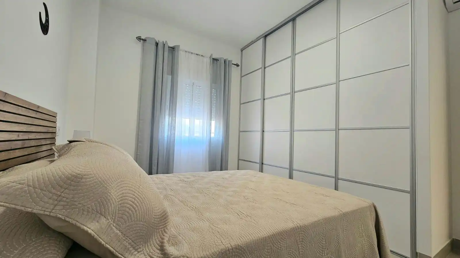 Dormitori de Pis en venda en Fuengirola amb Aire condicionat, Calefacció i Terrassa