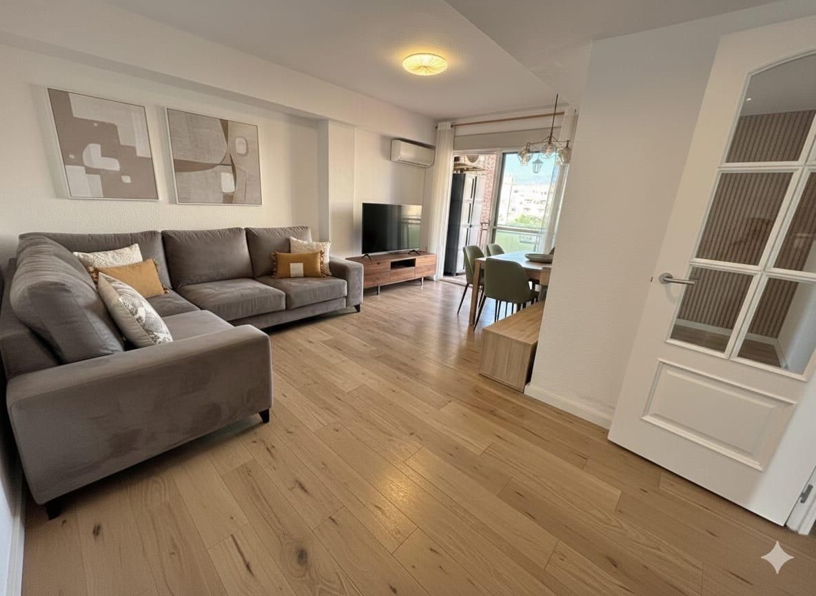 Sala d'estar de Pis en venda en  Valencia Capital amb Aire condicionat, Terrassa i Balcó