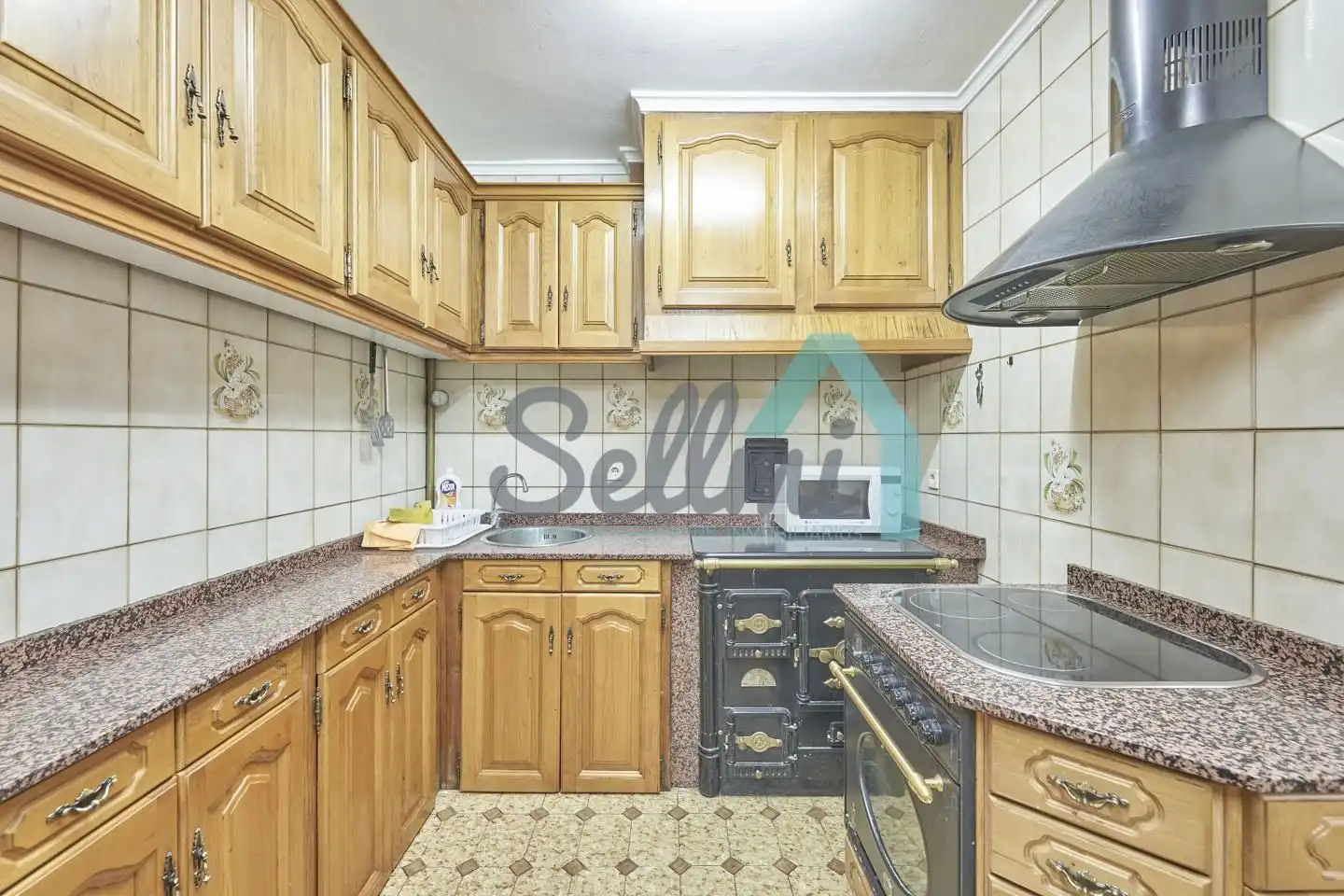 Küche von Wohnung zum Verkauf in Aller mit Parkett, Abstellraum und Möbliert