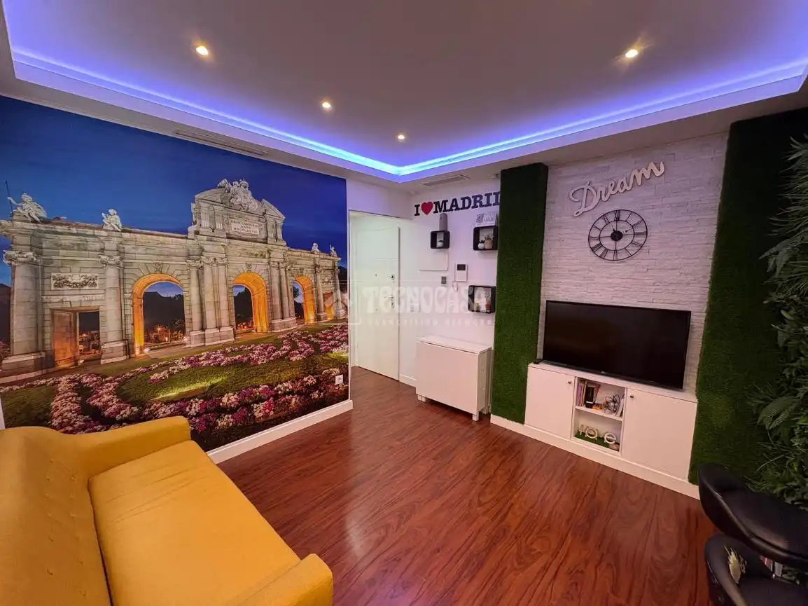 Sala de estar de Piso de alquiler en Madrid con Aire acondicionado, Calefacción y Amueblado