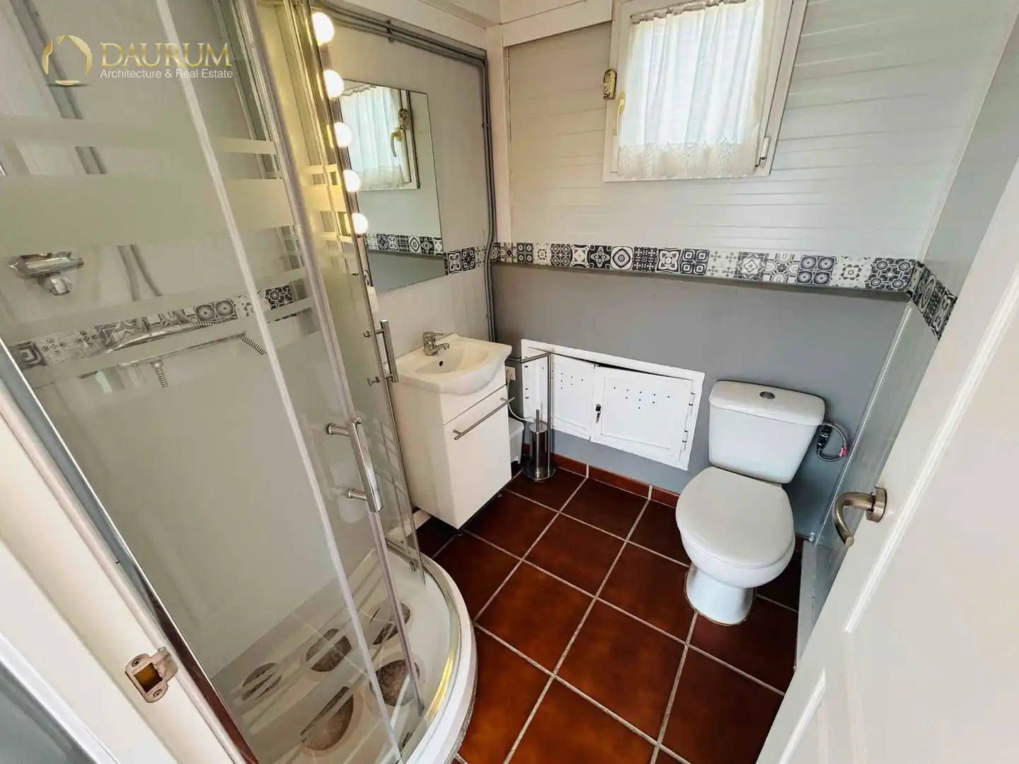 Badezimmer von Einfamilien-Reihenhaus zum Verkauf in Torrox mit Klimaanlage, Heizung und Privatgarten
