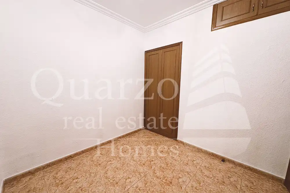 Habitación de Piso en venta en Valencia con Calefacción y Balcón