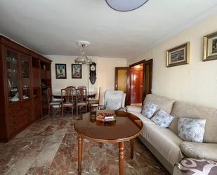 Sala d'estar de Pis en venda en  Granada Capital amb Aire condicionat, Moblat i Balcó