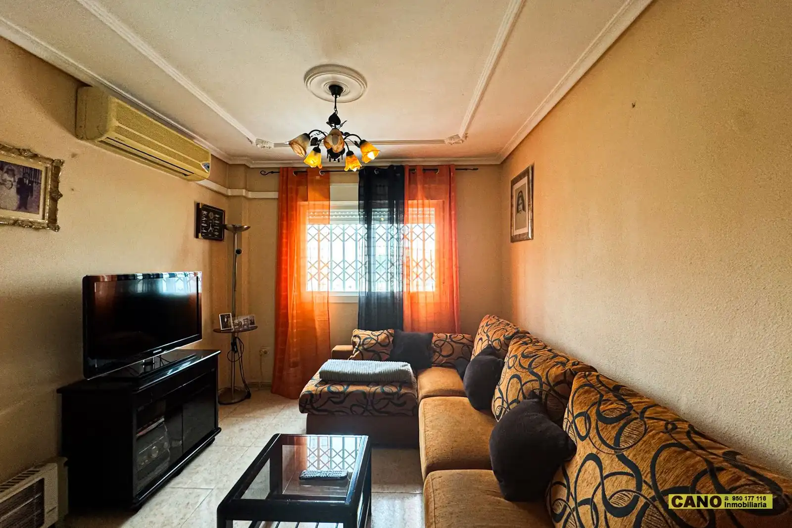 Sala de estar de Piso en venta en Almería con Aire acondicionado, Calefacción y Trastero