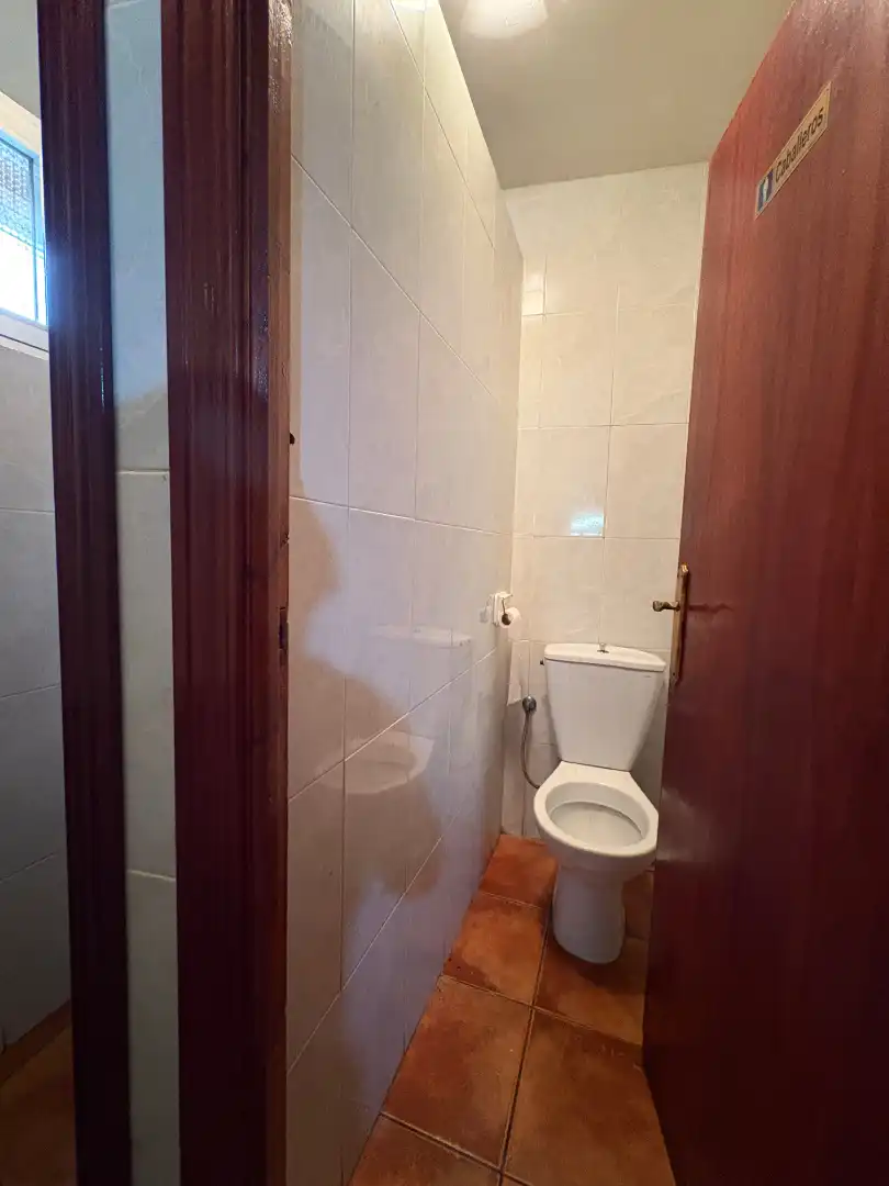 Bathroom of Houses for sale in Tejeda de Tiétar