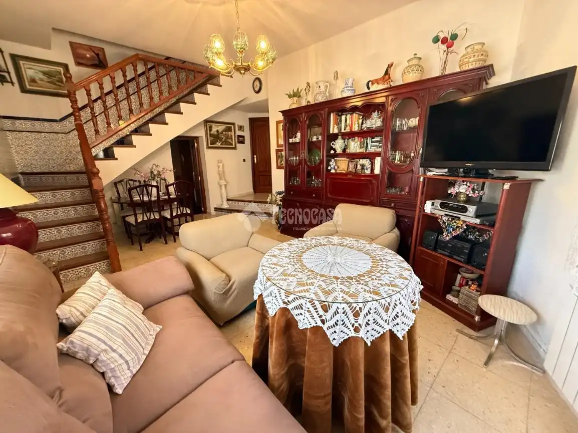 Sala de estar de Casa adosada en venta en Lucillos con Aire acondicionado y Calefacción