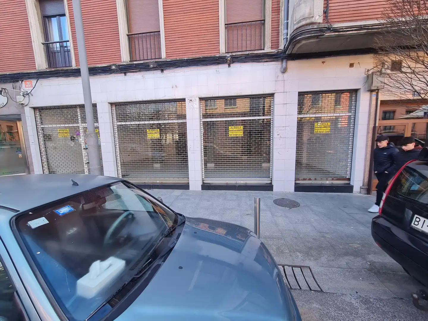 Local comercial de lloguer a Montevideo Etorbidea 18