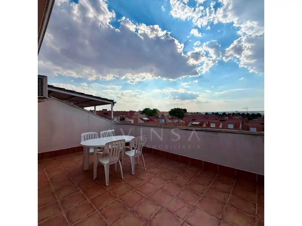 Terrassa de Casa o xalet en venda en Guadalajara