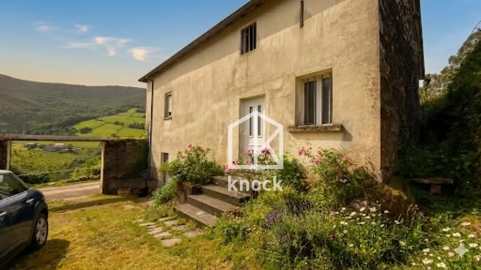 Vista exterior de Casa o xalet en venda en Valdés - Luarca amb Calefacció i Jardí privat