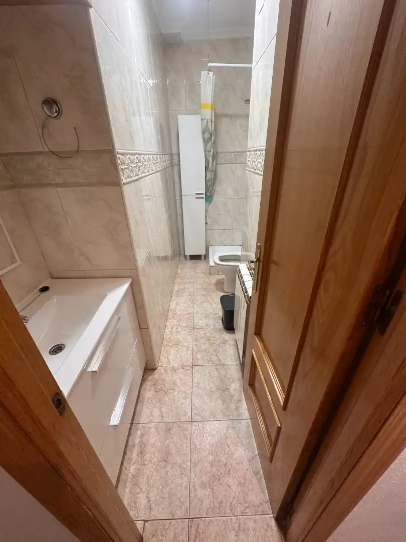Baño de Piso de alquiler en Cuenca con Calefacción, Amueblado y Horno