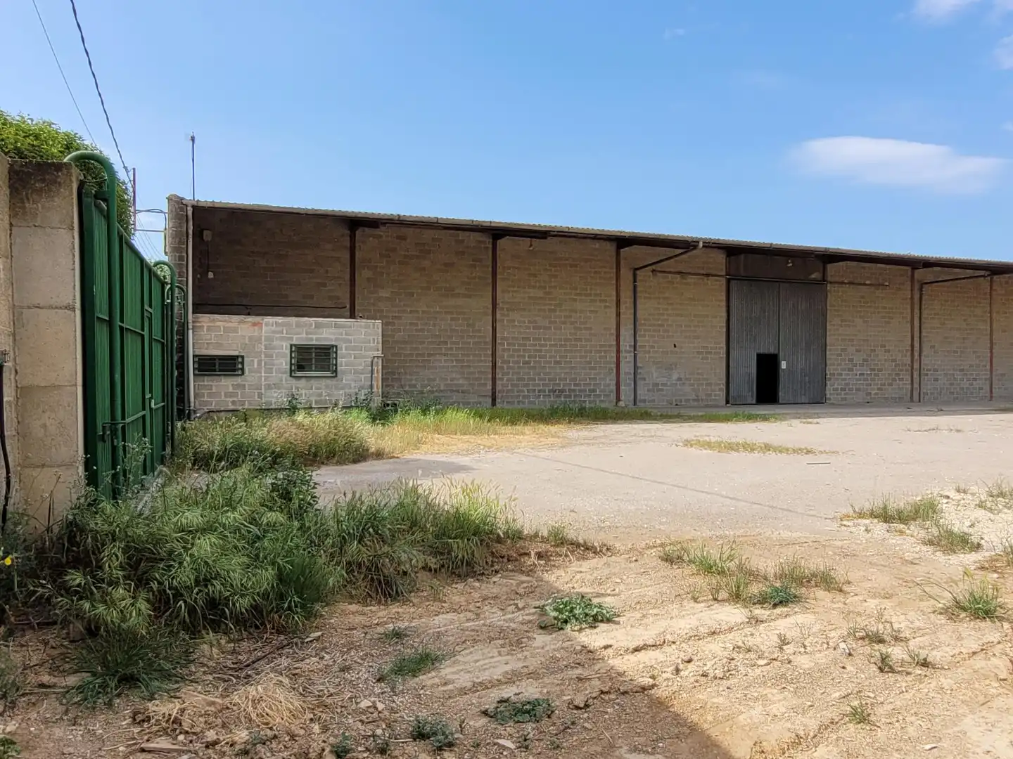 Vista exterior de Nave industrial de alquiler en Bell-lloc d'Urgell