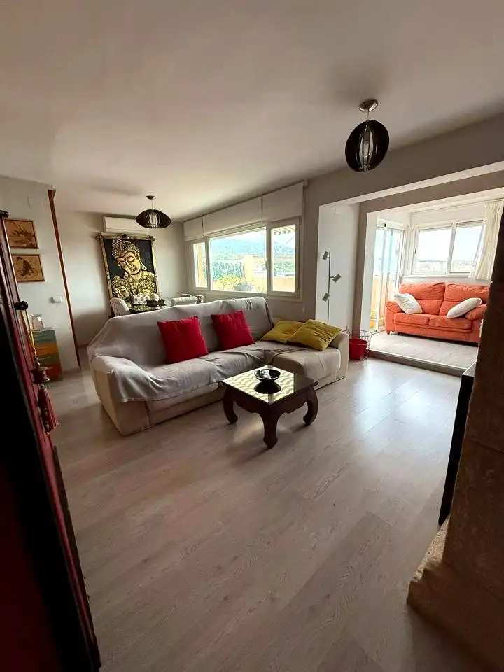 Sala de estar de Ático en venta en Benalmádena con Aire acondicionado y Terraza