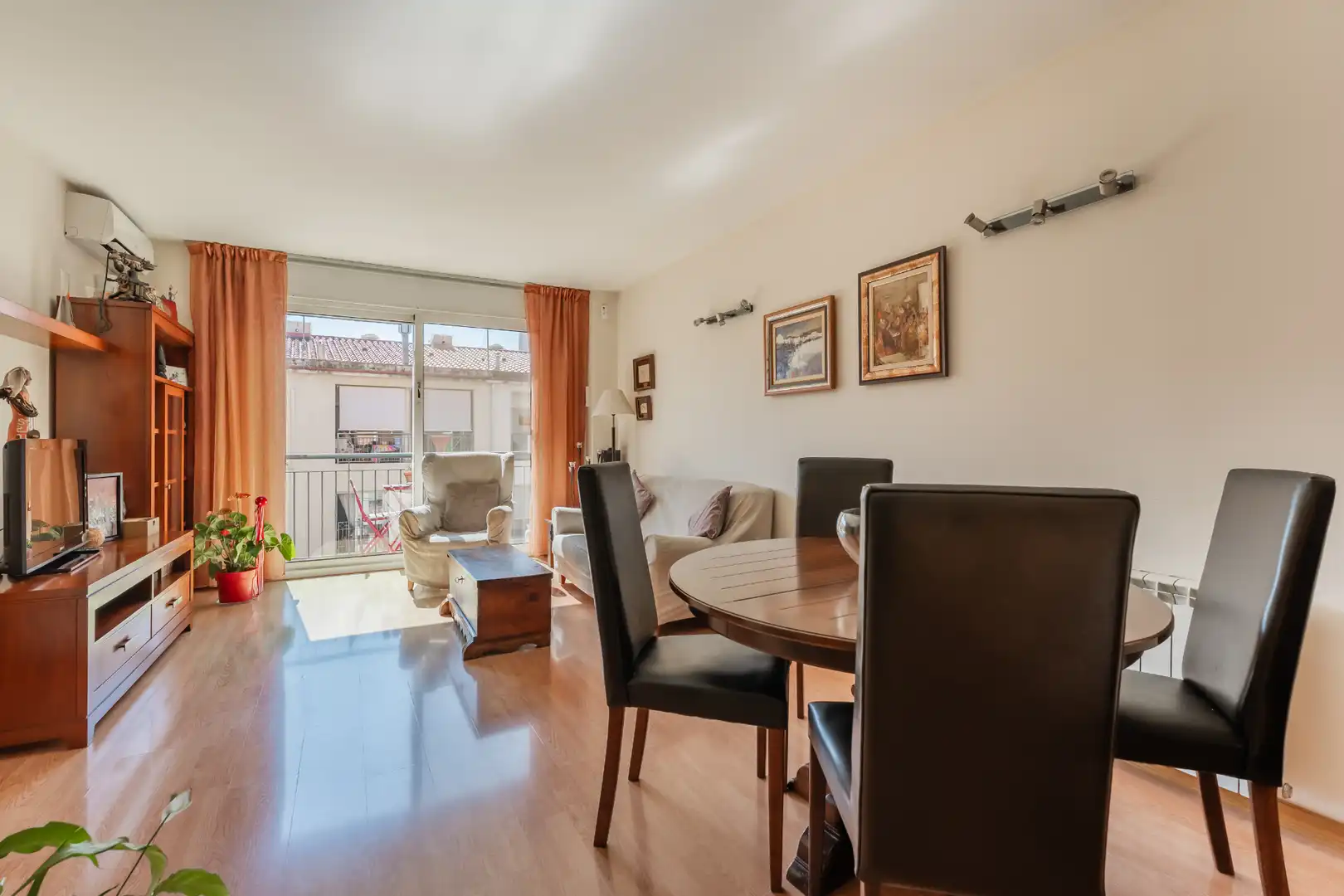 Sala d'estar de Pis en venda en La Garriga amb Aire condicionat, Calefacció i Parquet