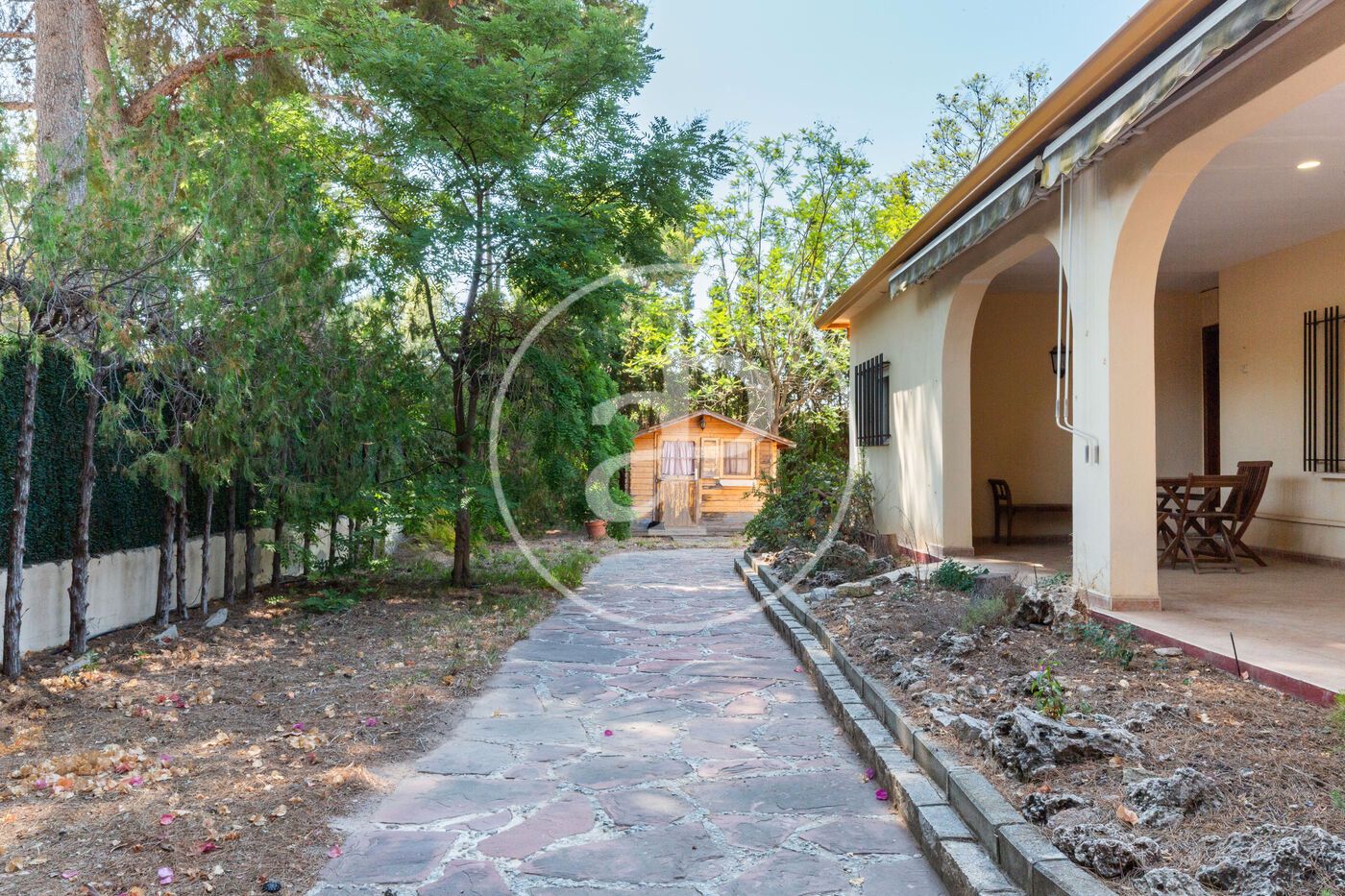 Vista exterior de Casa o xalet en venda en Paterna amb Aire condicionat, Calefacció i Jardí privat