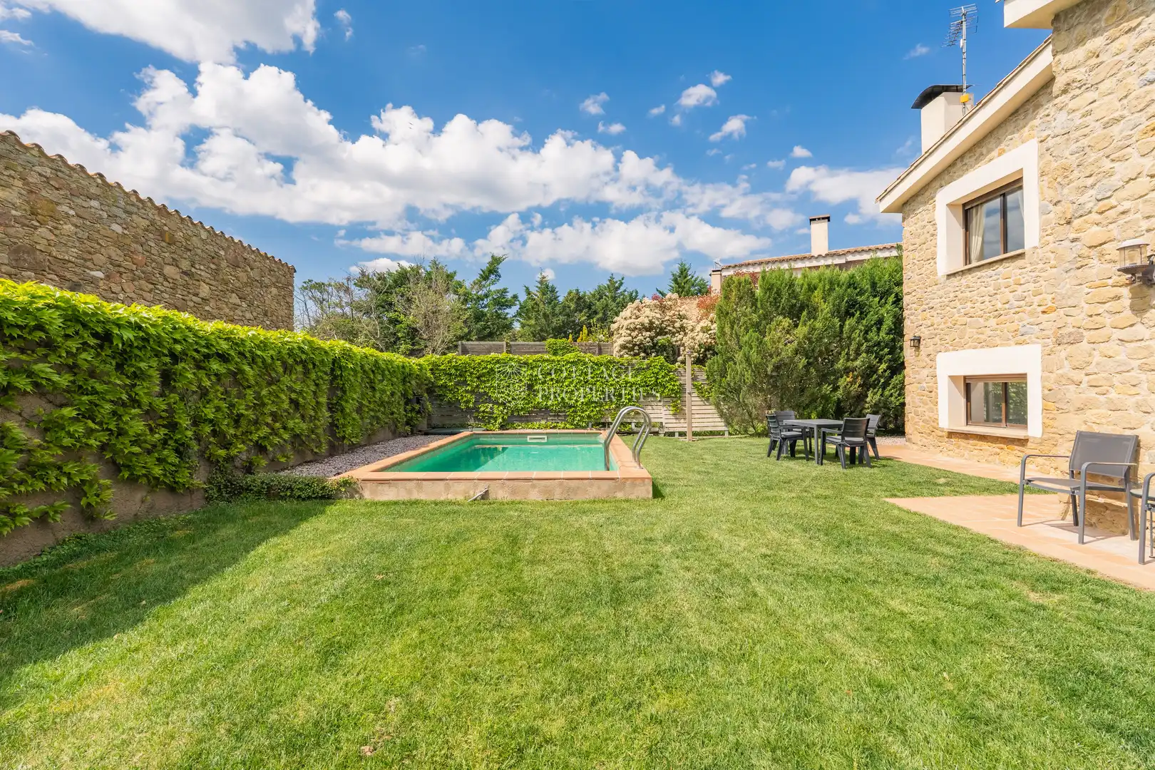 Swimming pool of Houses for sale in Madremanya  with Air Conditioner, Heating and Terrace