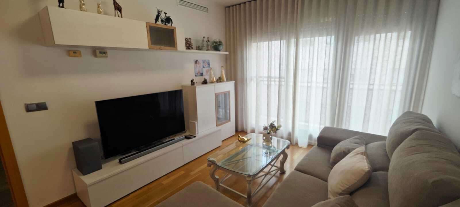 Living room of Apartment to share in Torrent  with Air Conditioner and Terrace