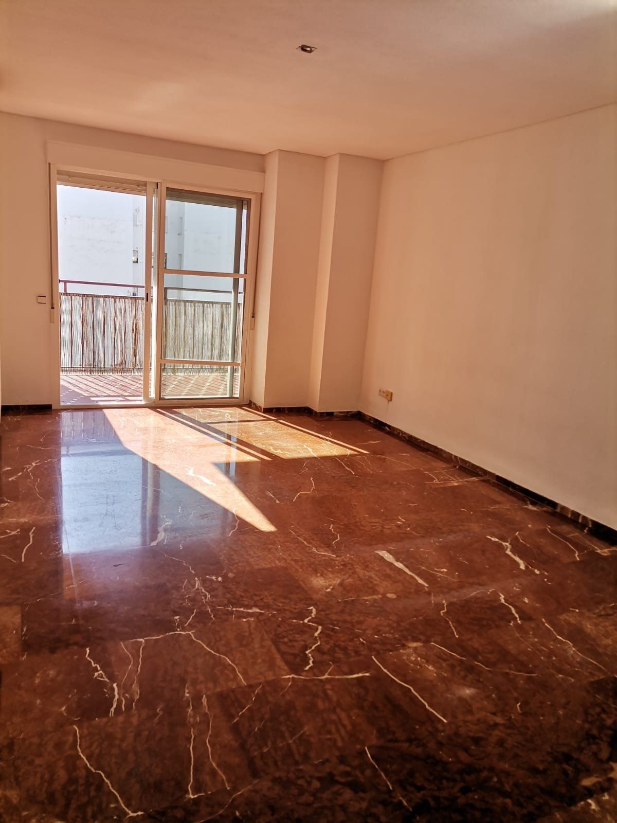 Wohnung zum Verkauf in  Córdoba Capital mit Klimaanlage, Terrasse und Abstellraum