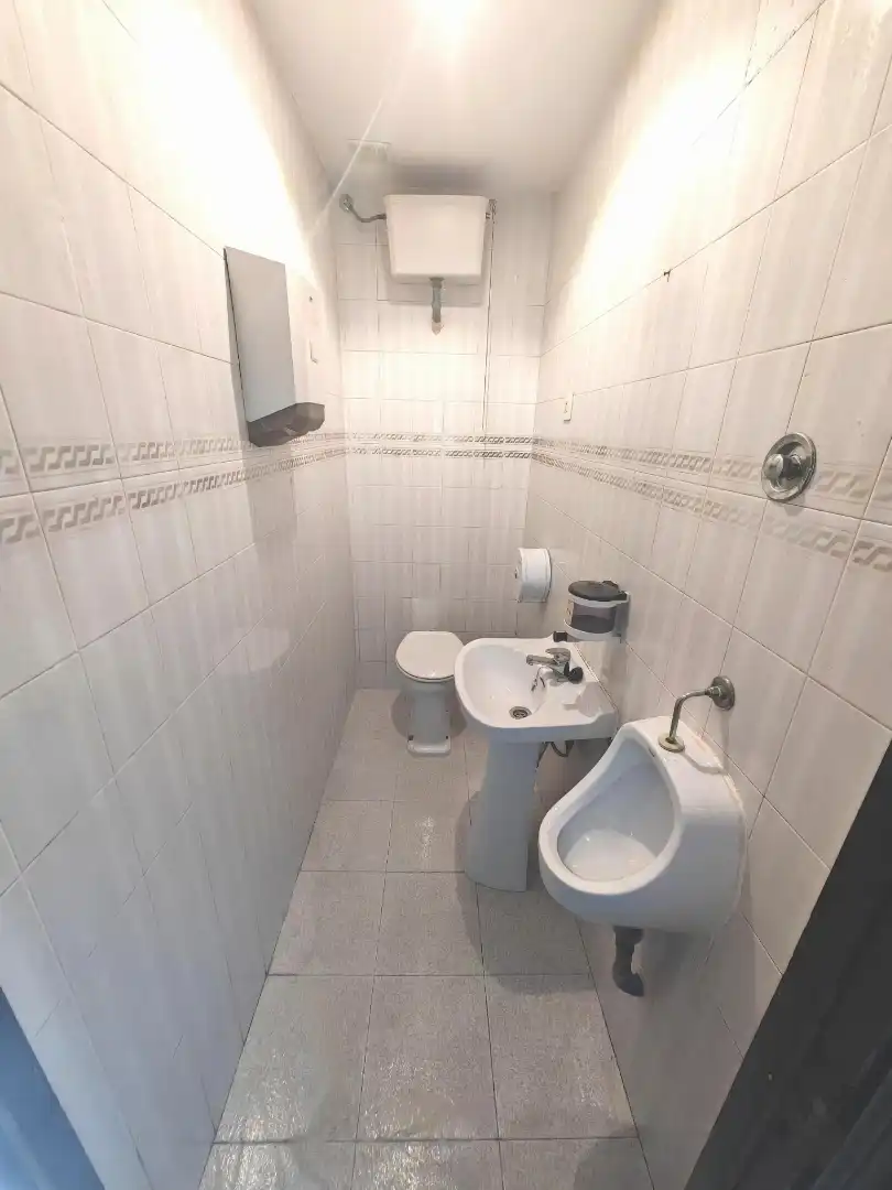 Baño de Local de alquiler en Alicante / Alacant