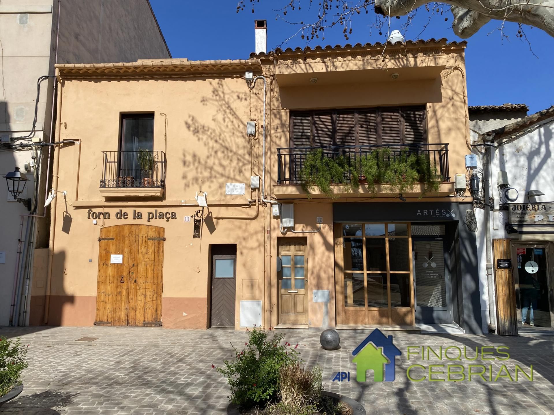 Vista exterior de Àtic en venda en Alella amb Calefacció