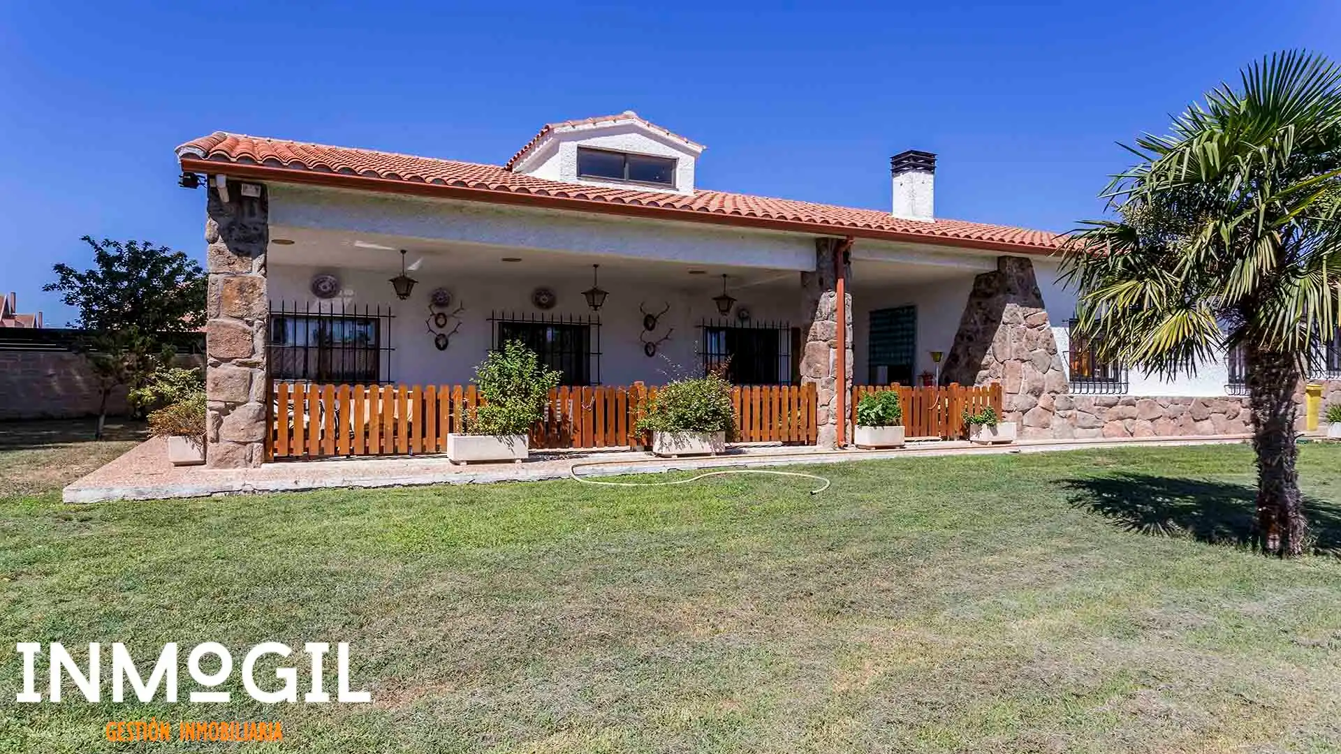 Detached house with pool for sale in Calle del Valle de Toranzo, imagen 13
