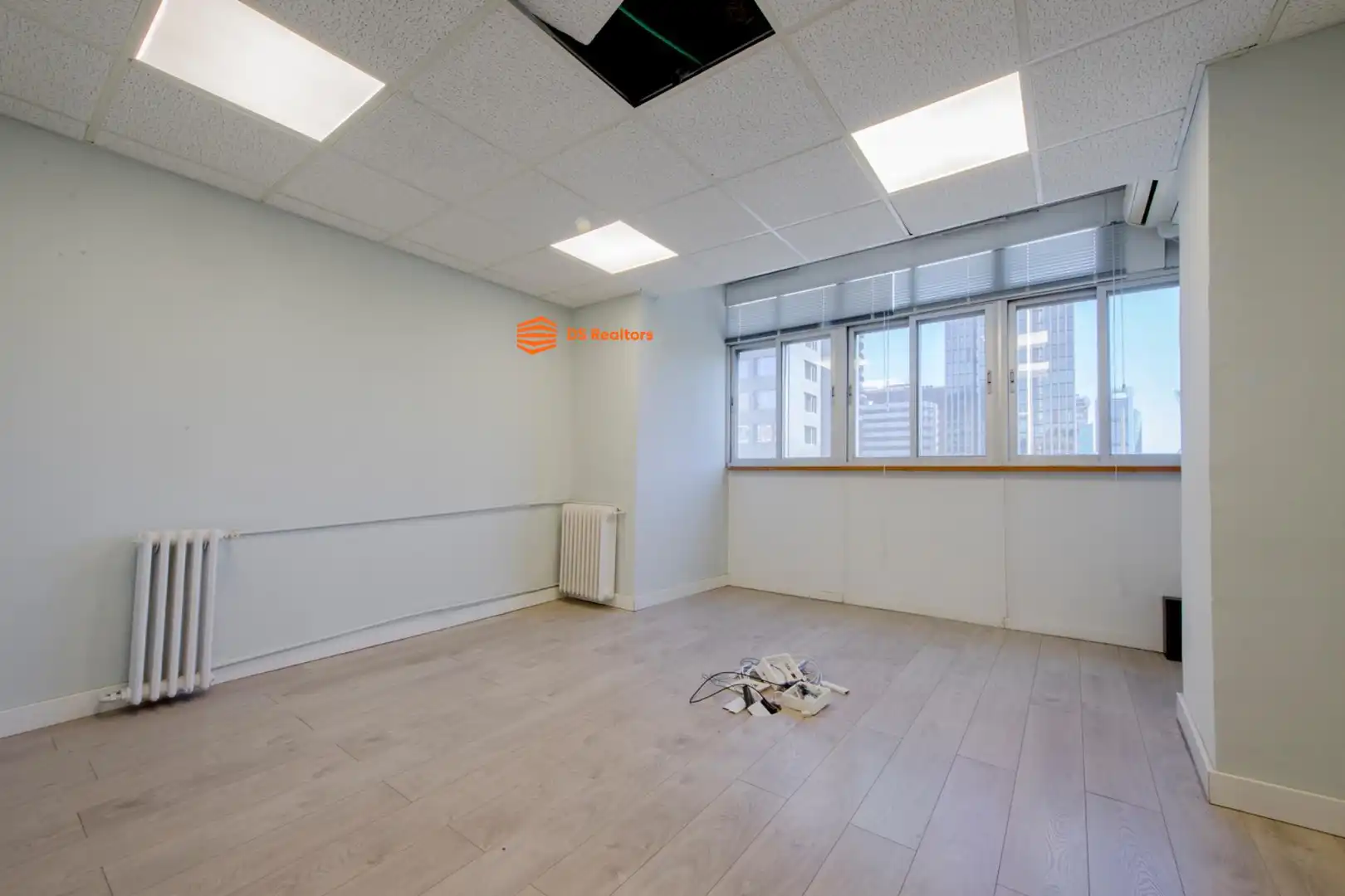 Flat for sale in Madrid  with Air Conditioner and Heating