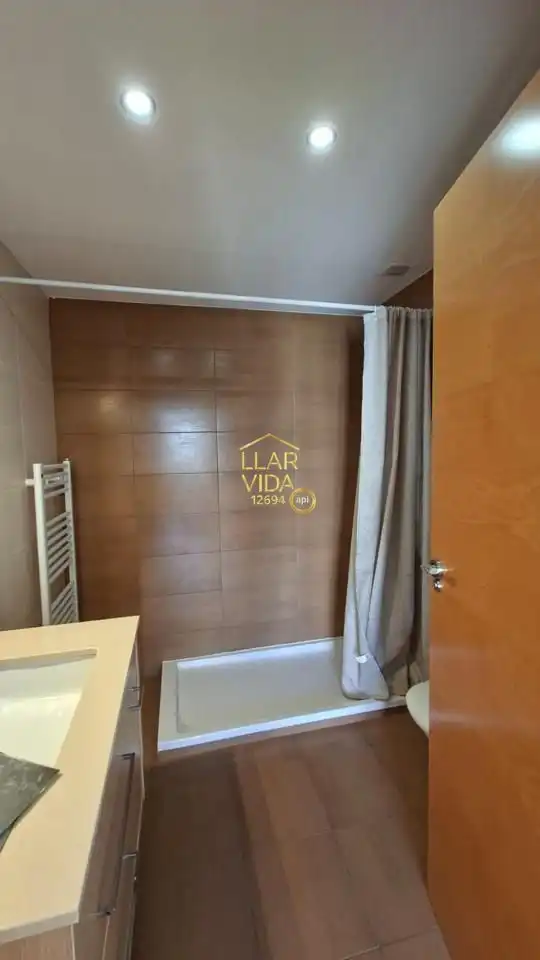 Habitación de Piso de alquiler en Lleida con Parquet