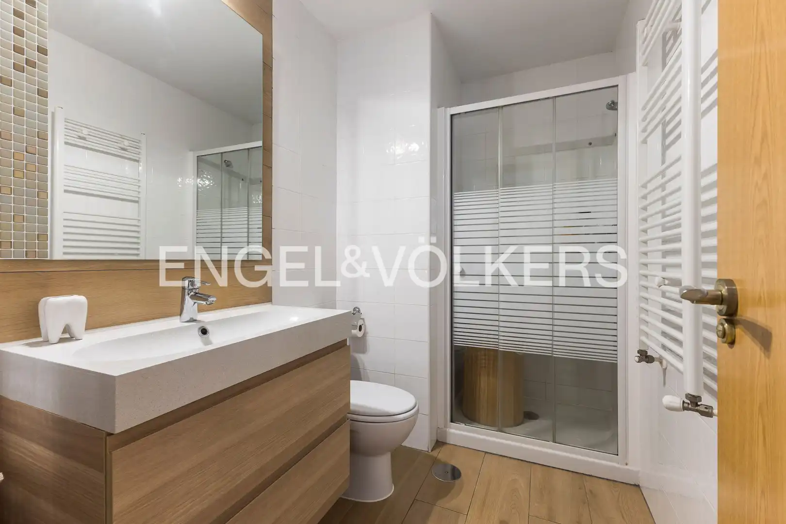 Bathroom of Flat for sale in Meco  with Air Conditioner, Heating and Parquet flooring