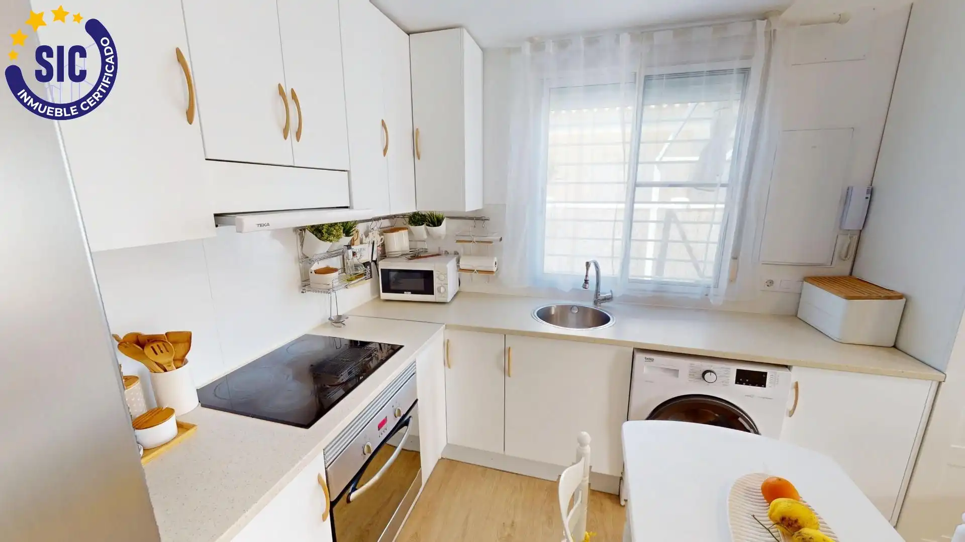 Cuina de Casa o xalet en venda en Benicasim / Benicàssim amb Aire condicionat, Jardí privat i Parquet
