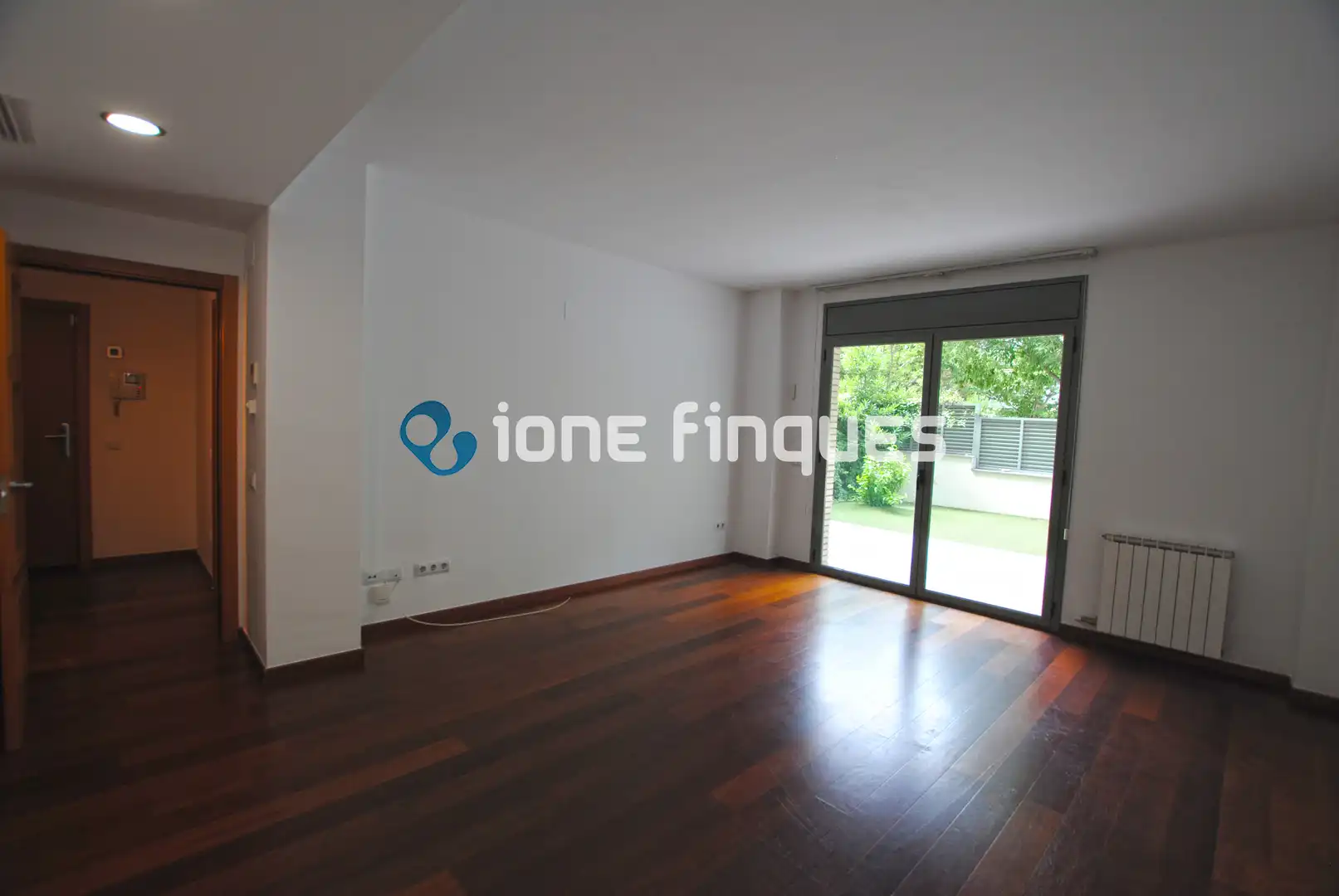 Wohnzimmer von Wohnung zum Verkauf in Sant Cugat del Vallès mit Heizung, Privatgarten und Terrasse