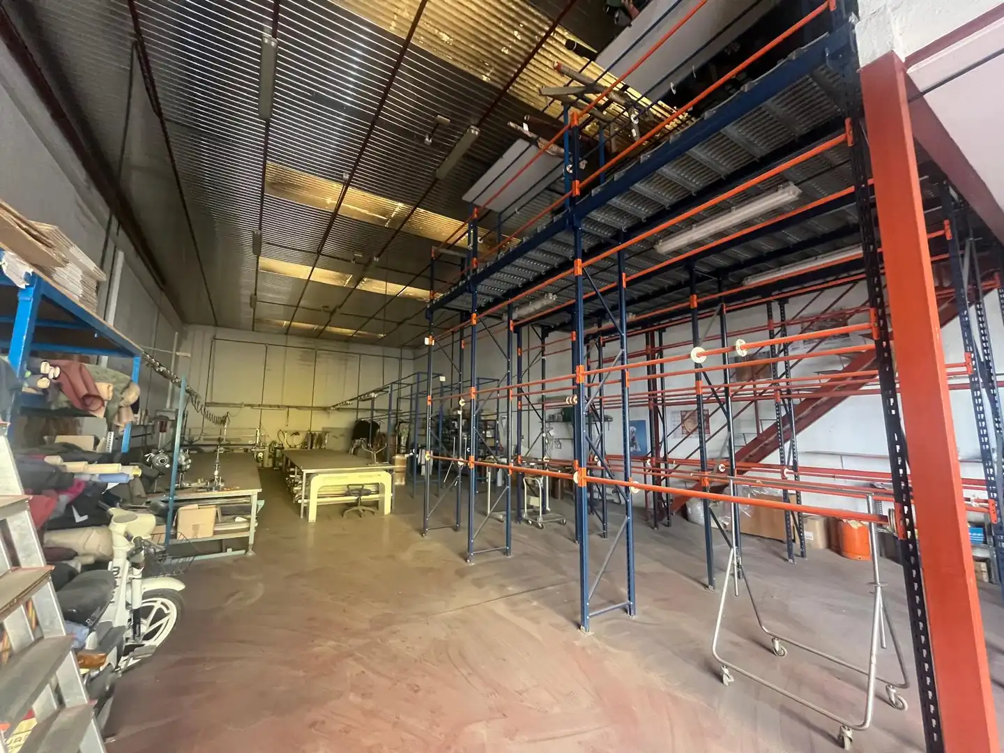 Industrial building for sale in Calle Chilluévar, imagen 10