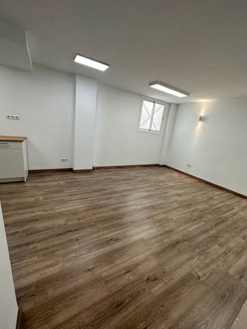 Local comercial en Alquiler en Les Roquetes