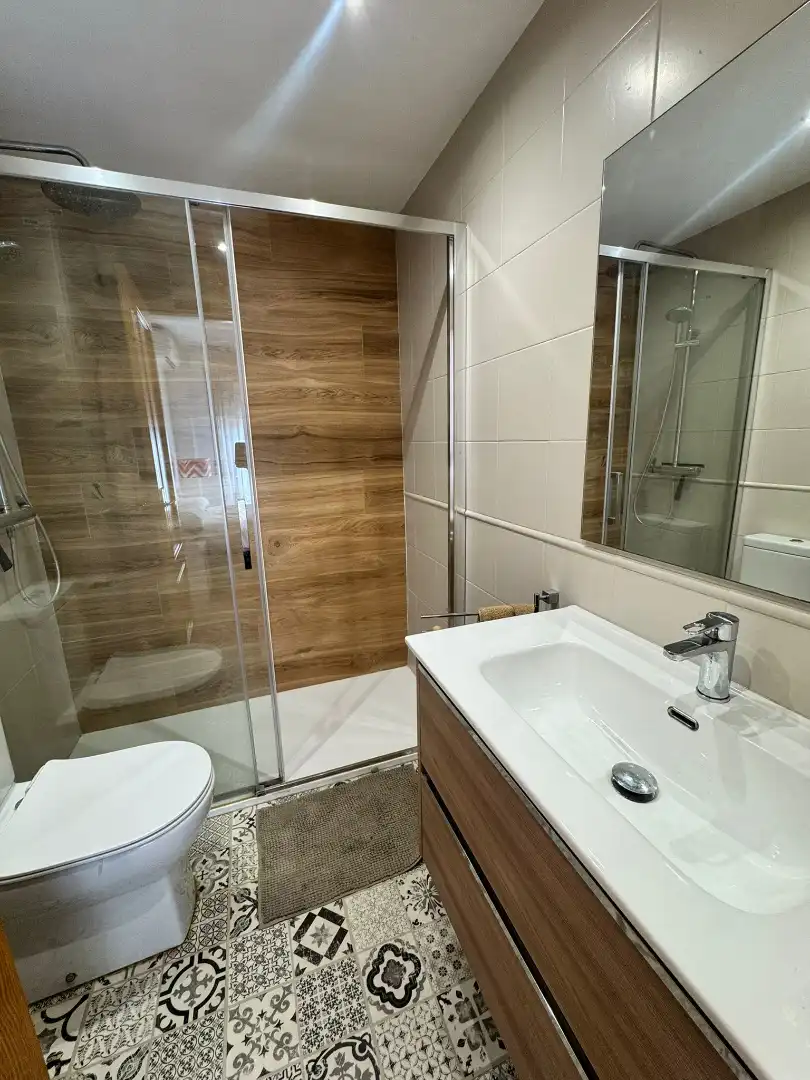 Baño de Piso de alquiler en Valencia con Aire acondicionado, Calefacción y Parquet