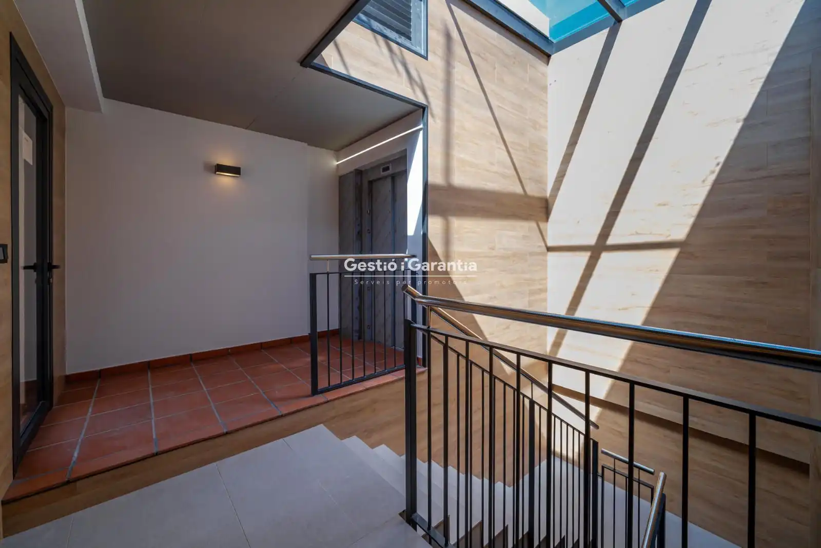 Piso en venta en L'Hospitalet de Llobregat con Terraza y Amueblado