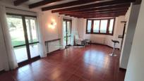 Living room of Single-family semi-detached for sale in Valverde de la Virgen  with Terrace