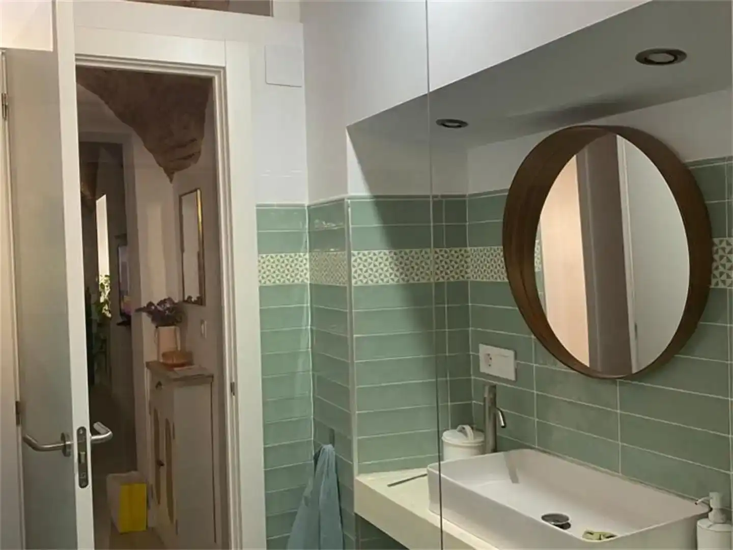 Badezimmer von Erdgeschoss zum Verkauf in Cáceres Capital mit Klimaanlage
