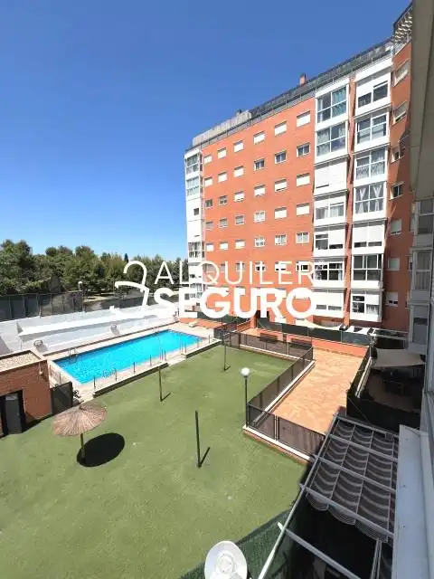 Piso de alquiler en Calcio, Butarque