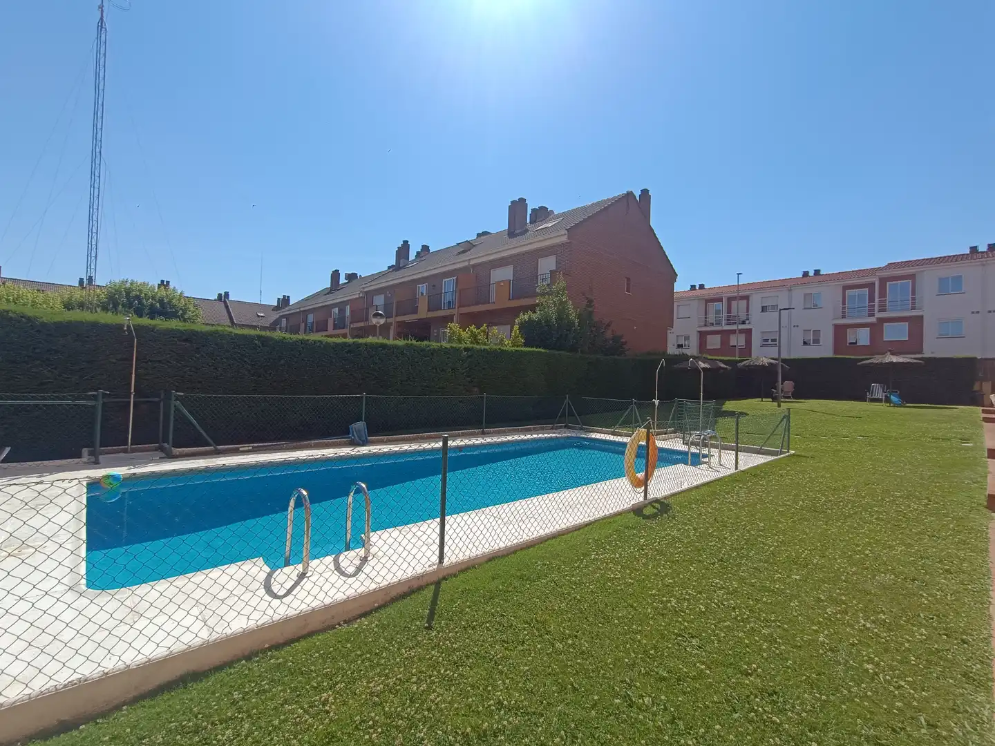 Piscina de Piso de alquiler en Villanueva del Pardillo con Aire acondicionado, Calefacción y Parquet