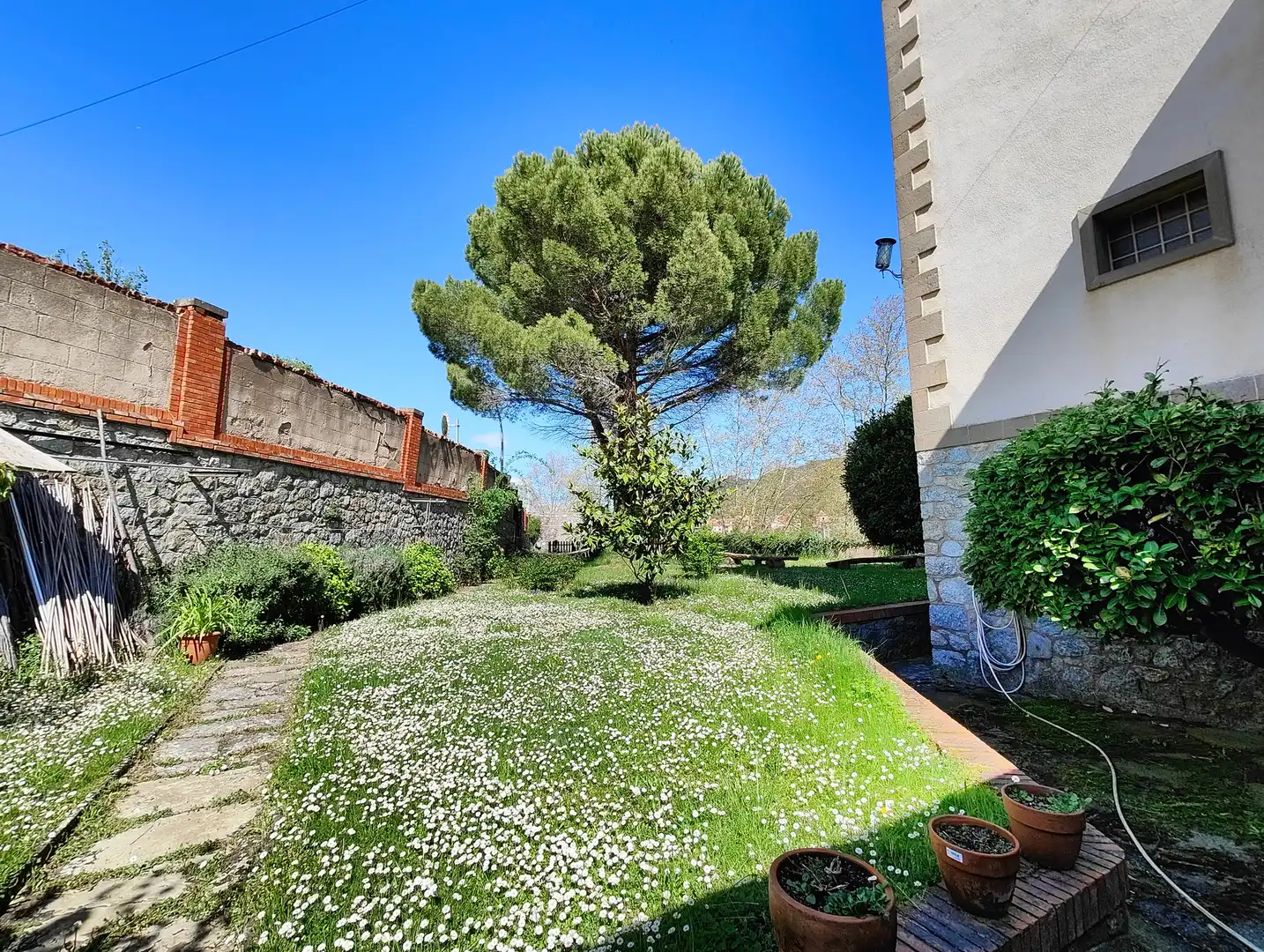 Jardí de Casa o xalet en venda en Sant Joan de les Abadesses amb Calefacció, Jardí privat i Terrassa