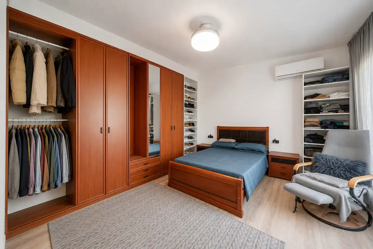 Habitación de Casa adosada en venta en Torrevieja con Aire acondicionado, Calefacción y Jardín privado