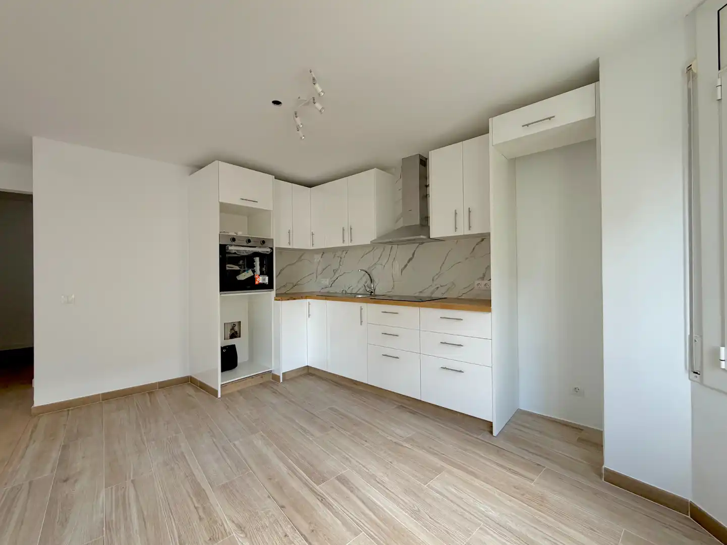 Küche von Wohnung zum Verkauf in Vilafranca del Penedès mit Klimaanlage, Abstellraum und Balkon