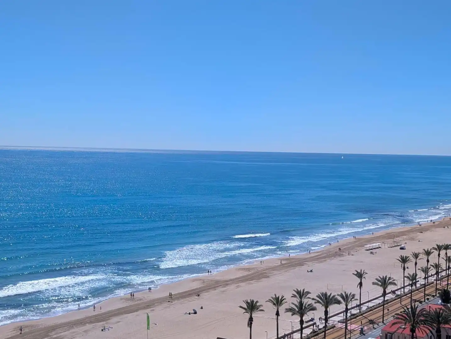 Außenansicht von Wohnungen zum Verkauf in El Campello mit Privatgarten, Terrasse und Gemeinschaftspool