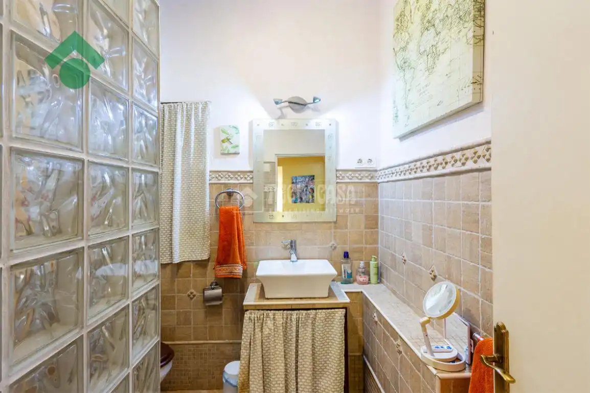 Bany de Casa o xalet en venda en Almuñécar amb Terrassa, Piscina i Balcó