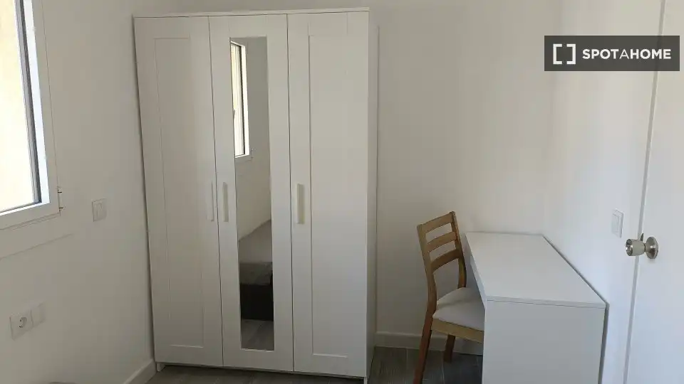 Habitación de Piso de alquiler en Vilanova i la Geltrú con Aire acondicionado, Calefacción y Amueblado