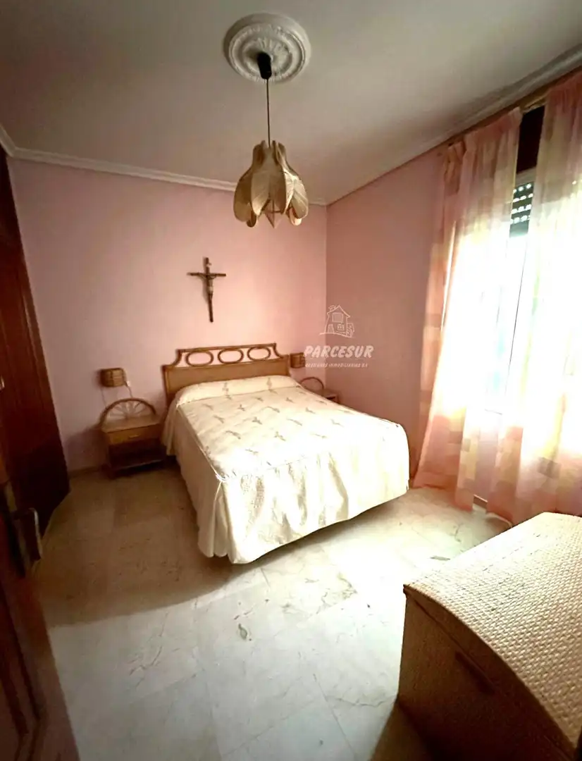 Dormitori de Casa o xalet en venda en Córdoba amb Aire condicionat, Traster i Piscina