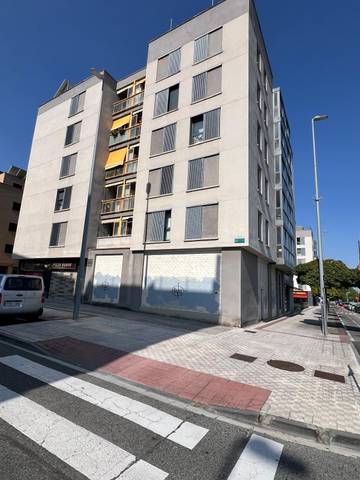 Local comercial en Venta en Calle Calle de las Bárdenas Reales, 3, 3 en Sarriguren